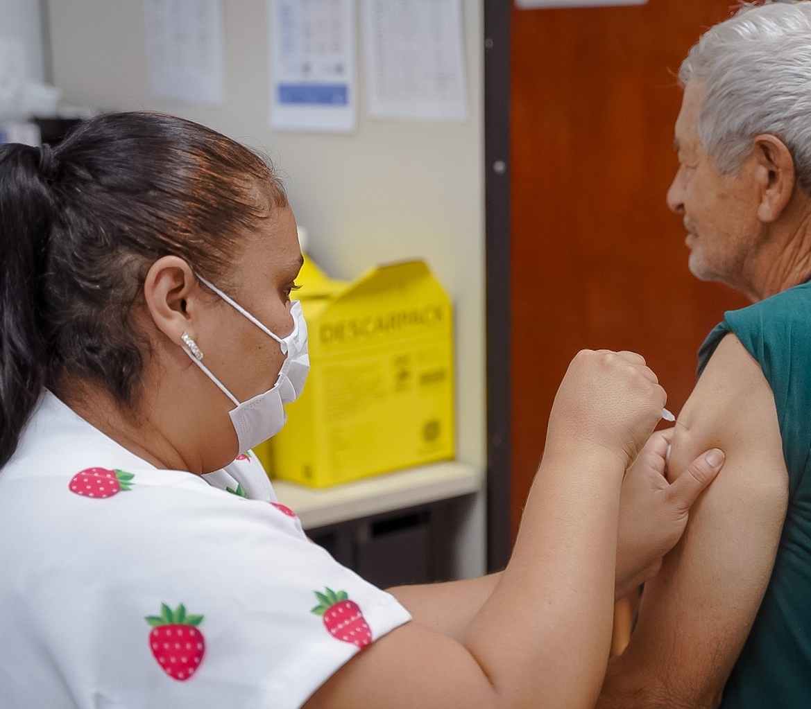 Cidades goianas investem em estratégias para aumentar vacinação contra gripe