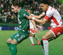 Com direito a pênaltis e expulsão, Vila e Chapecoense ficam no empate 