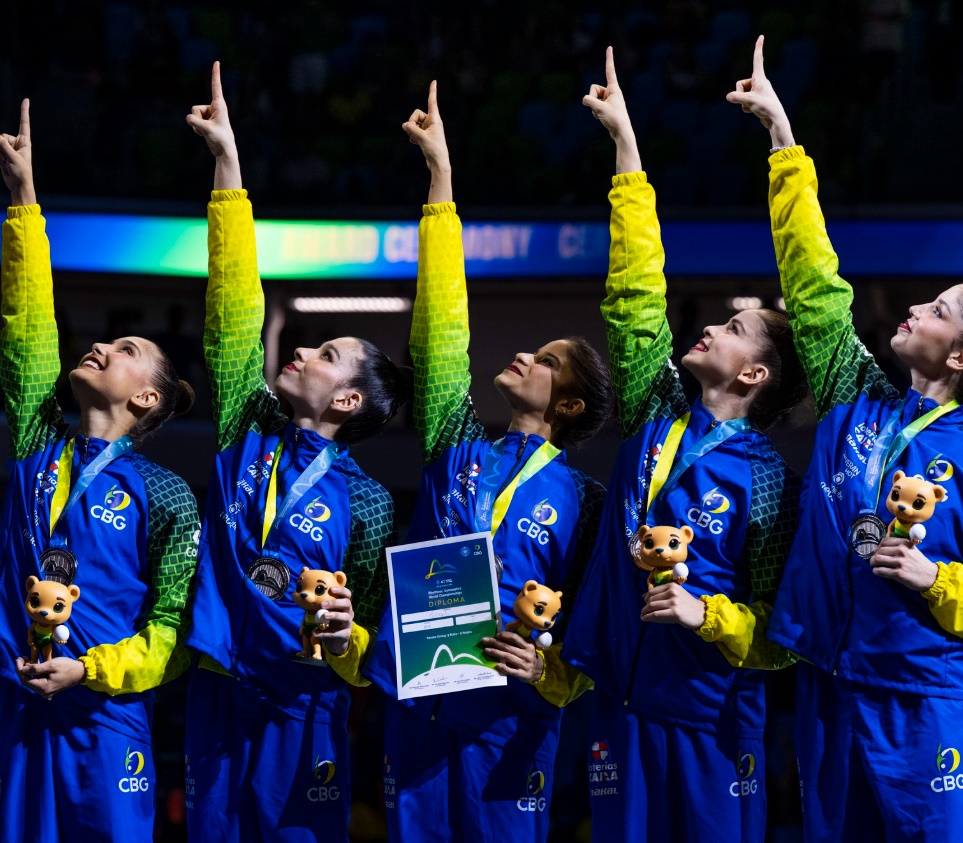 Com 'Evidências', Brasil é medalha de prata no Mundial de ginástica rítmica