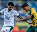Com gol de Rafael Gava, Goiás bate Cuiabá e volta ao G-4