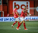 Com gols de Henrique Almeida e Danilo Barcelos, Vila bate Novorizontino