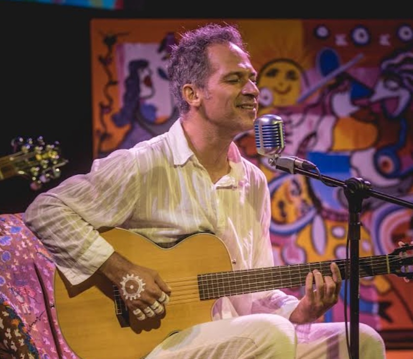 Dante Ventura faz show gratuito no Teatro Sesc Centro