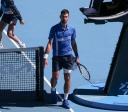 Djokovic abandona semifinal do Aberto da Austrália e leva vaias 