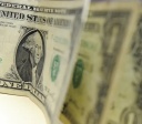 Dólar sobe com incerteza comercial, mas permanece abaixo de R$ 5,40