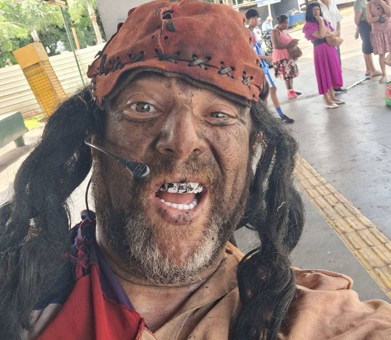 Espetáculo teatral em Goiânia propõe reflexão sobre desigualdade social