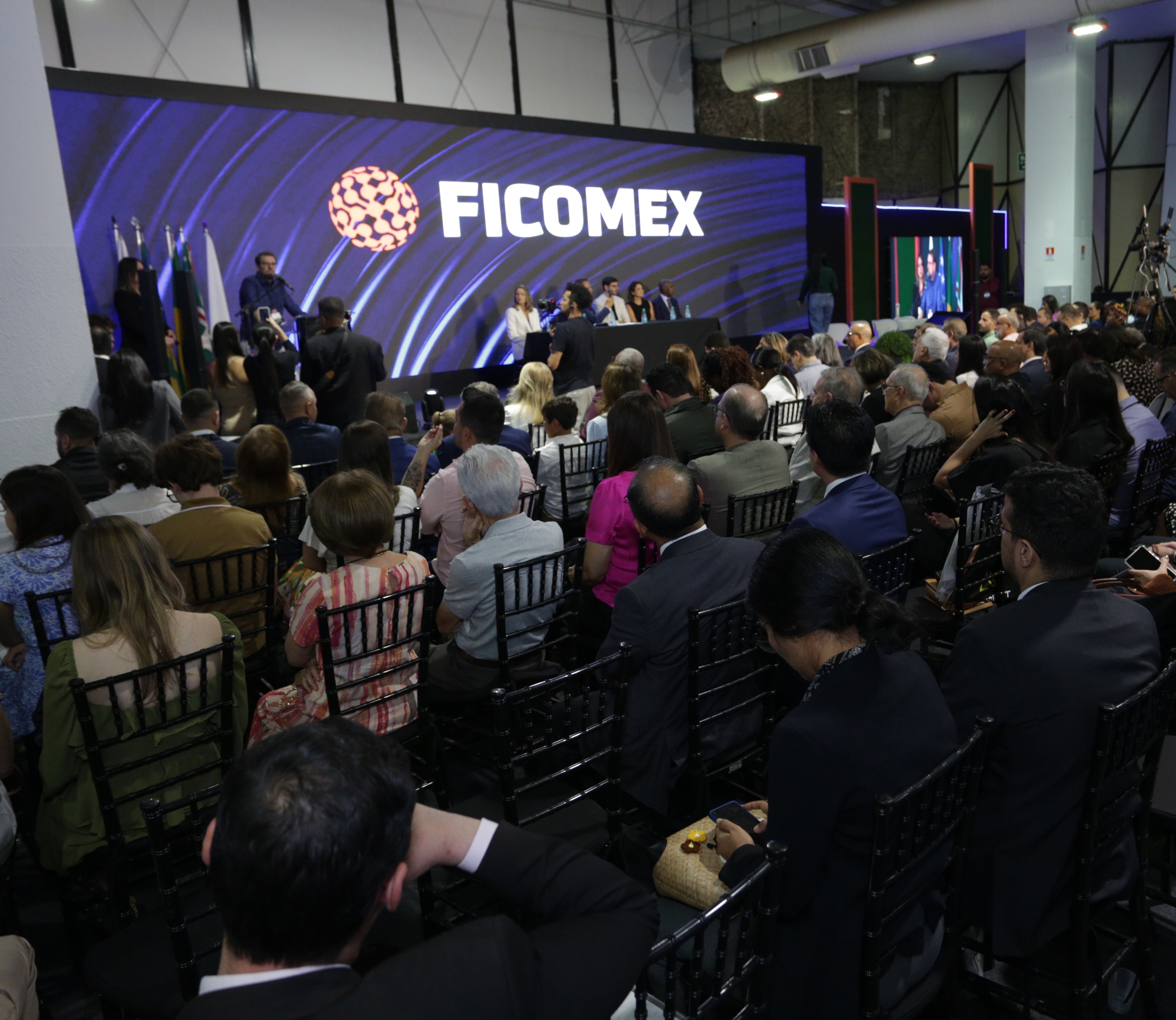 Ficomex 2025 impulsiona comércio com R$ 2,8 bilhões em negócios prospectados