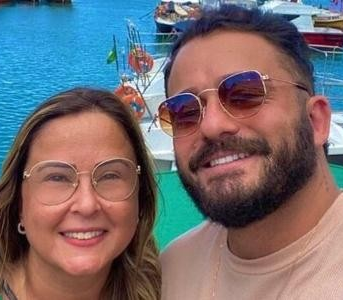 Filho suspeito de matar mãe em BH viajou com amigos após o crime
