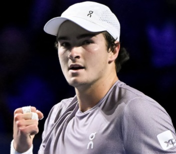 Fonseca derrota Shapovalov e estreia com vitória no Masters de Paris