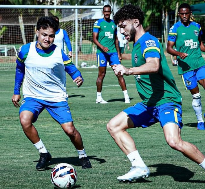 Goiás encara o CRB fora de casa 