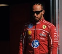 Hamilton demonstra insatisfação e cobra mudanças internas na Ferrari, diz jornal italiano