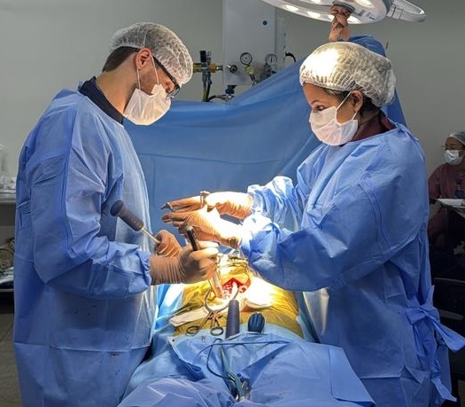 HUGO adota abordagem multidisciplinar para pacientes com problemas na coluna