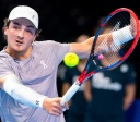 João Fonseca aposta na agressividade e bate gigante Perricard na estreia do ATP 500 da Basileia