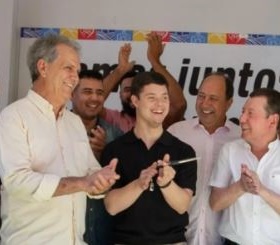 João Vitor participa da inauguração do Centro de Inclusão de Barro Alto