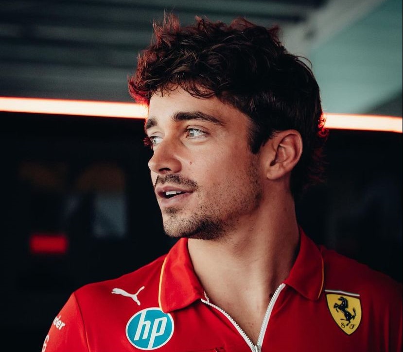 Leclerc supera Norris e lidera 1º treino livre do GP de Cingapura