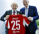 Lula convida presidente da Fifa para conhecer Universidade do Esporte