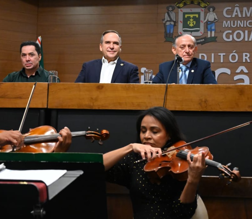 Mabel prestigia homenagem aos 32 anos da Orquestra Sinfônica de Goiânia  