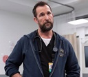 Noah Wyle vence Emmy de Melhor Ator em Série de Drama por 'The Pitt'