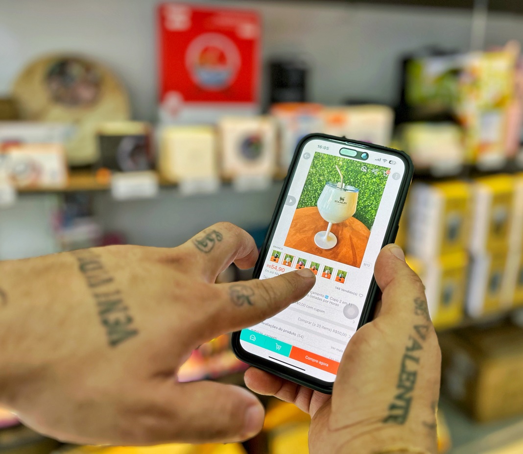 Redes sociais viram vitrines e varejo goiano prospera no e-commerce
