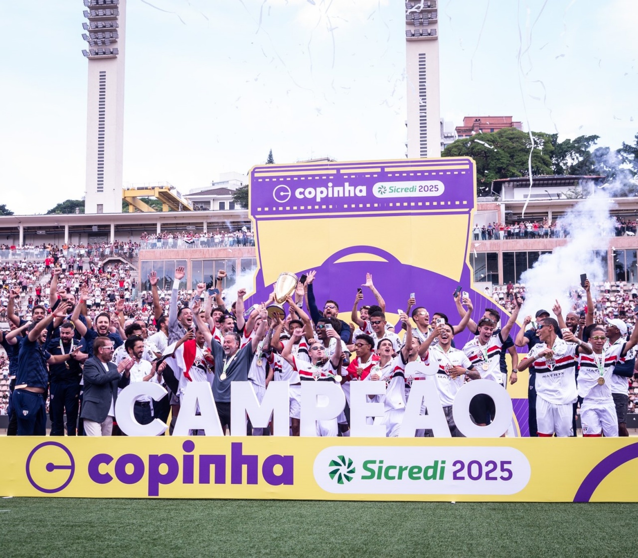 São Paulo vira sobre o Corinthians e é pentacampeão da Copinha