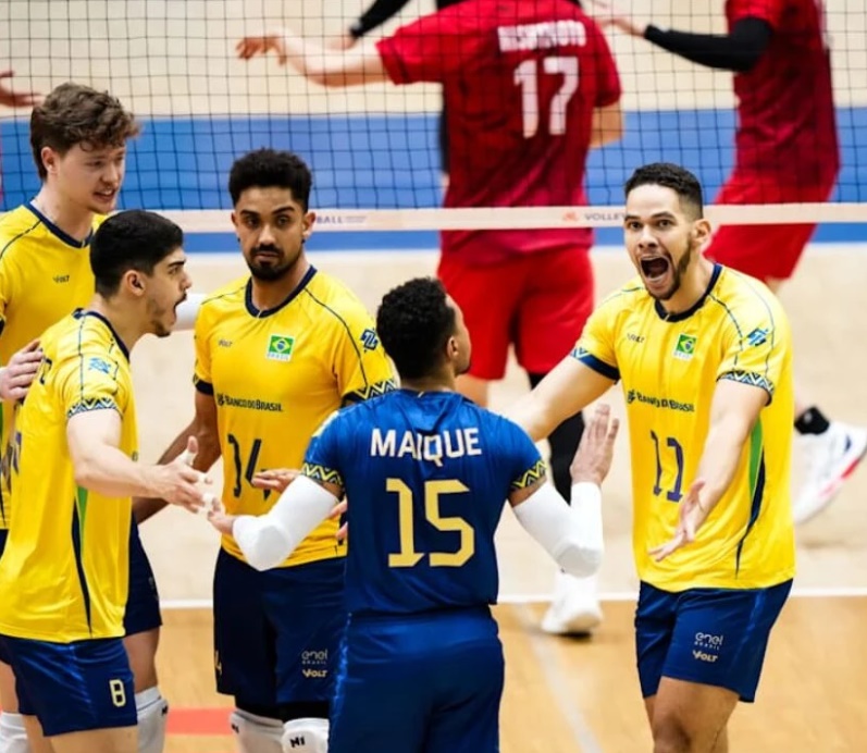 Seleção masculina de vôlei vence Japão e confirma vaga na fase final da Liga das Nações