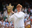 Sinner vence revanche contra Alcaraz de virada e conquista o título de Wimbledon pela 1ª vez
