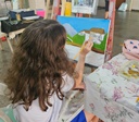 Técnicas de pintura ajudam crianças e jovens dentro e fora da sala de aula 
