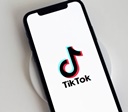 TikTok lança concurso para revelar novos autores com grandes editoras