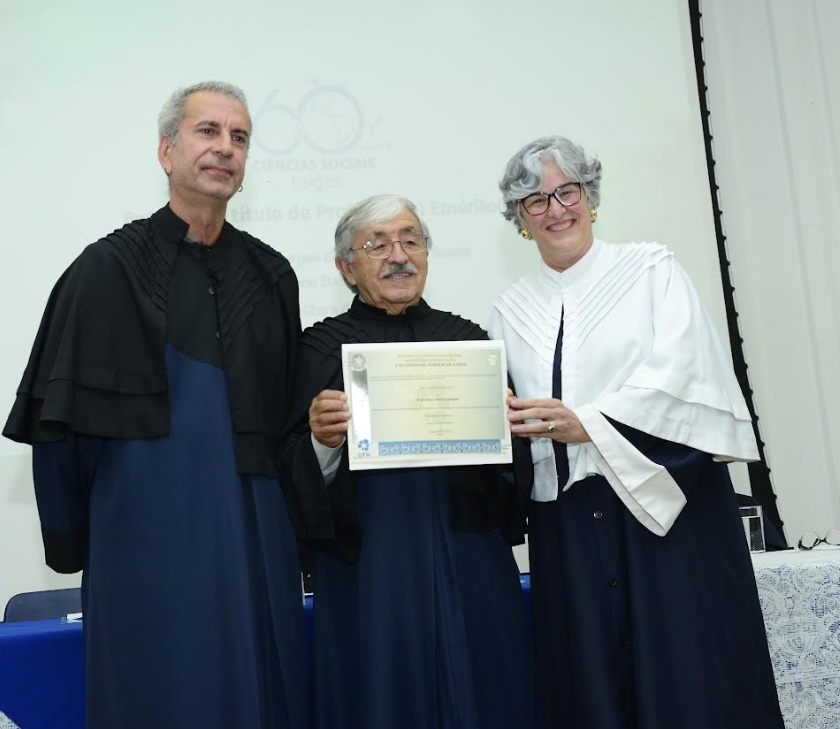 UFG concede título de Professor Emérito a Itami Campos