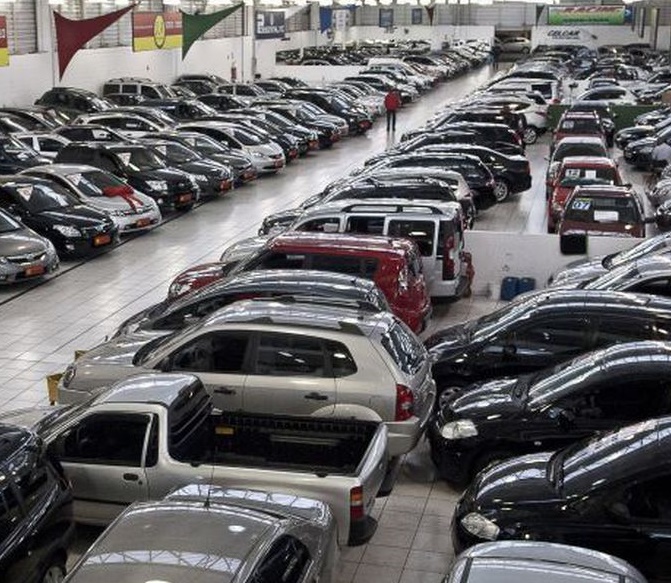 Vendas de veículos no Brasil caem 38,5% em janeiro, aponta Anfavea