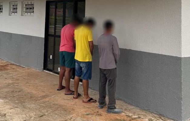 Tio e sobrinhos são presos por briga com tentativa de homicídio em Trindade