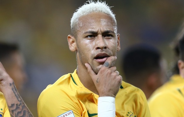 Tite diz que Neymar vai amadurecer e passará a receber menos cartões