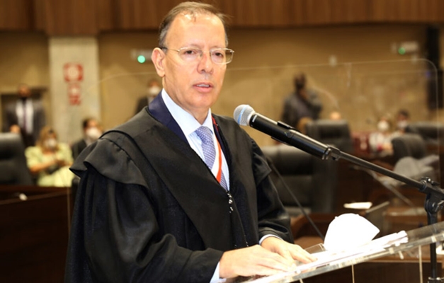TJ-GO aumenta gratificação de comissionados via processo administrativo