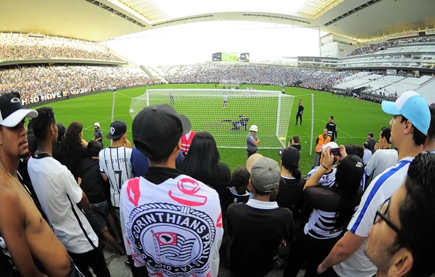 Neo Química Arena recebe torcida em treino aberto para a semifinal da Copa  do Brasil