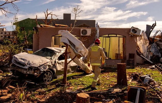 Tornados simultâneos no Sul surpreenderam meteorologistas