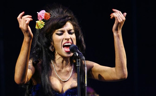 Trailer de documentário sobre Amy Winehouse é divulgado 