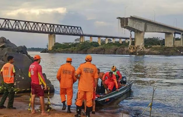 Três crianças estão entre os 16 desaparecidos após queda da ponte no Tocantins