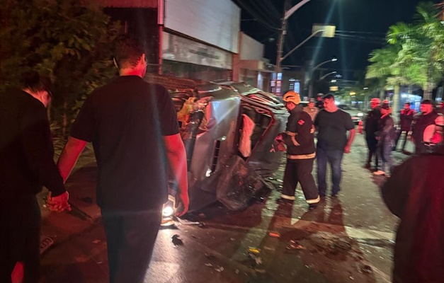 Três pessoas ficam feridas após acidente na Vila Santa Maria em Jataí