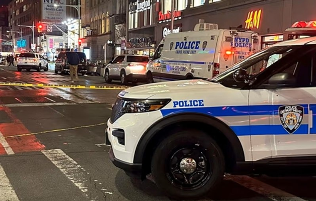 Três pessoas morrem e oito ficam feridas em tiroteio em clube noturno de Nova York, diz site