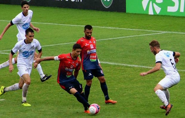 Trindade goleia Bragantino por 4 a 0 na Copinha