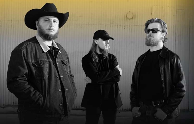 Trio pós-punk Molchat Doma anuncia show único no Brasil