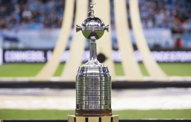 Troféu da Libertadores é renovado e ganha espaço para os próximos oito campeões