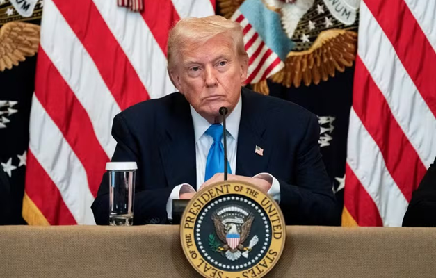 Trump diz que EUA atiraram em embarcação que saiu da Venezuela carregada de drogas