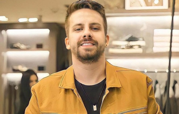Túlio Franco abre as apresentações do mês de março do Sarau Virtual do HGG
