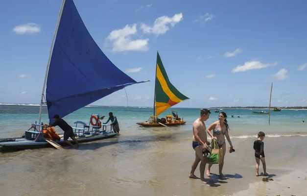Turismo sobe 6% e bate recorde no país no primeiro trimestre, aponta IBGE