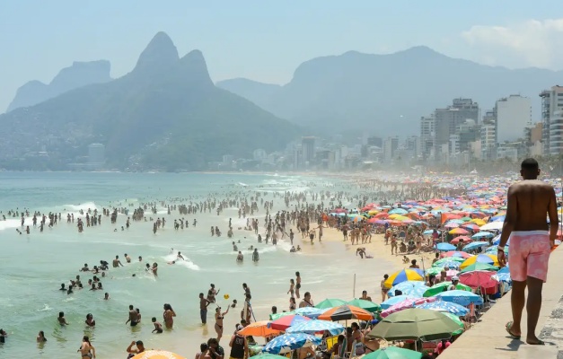 Turistas brasileiros injetarão R$ 148 bi na economia durante o verão