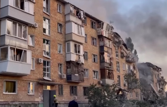 Ucrânia: ataque em massa com drones e mísseis russos mata 14 e fere pelo menos 48 em Kiev