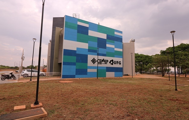 UFG inaugura Centro de Pesquisa em Estudos Moleculares, Energia e Petróleo