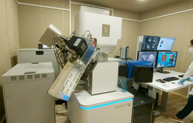 UFG inaugura laboratório do Microscópio de Alta Resolução do CRTI 