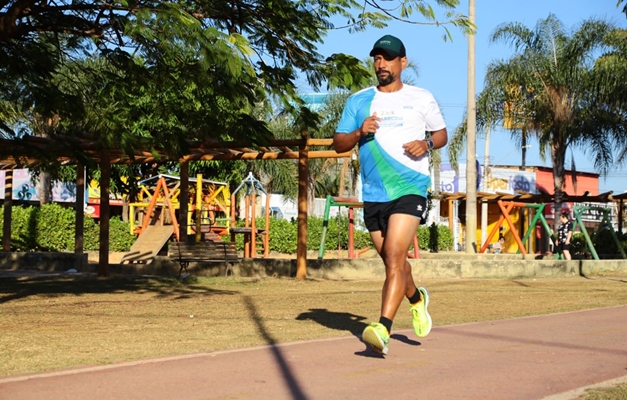 Ultramaratonista corre 62 km em homenagem à emancipação de Aparecida 