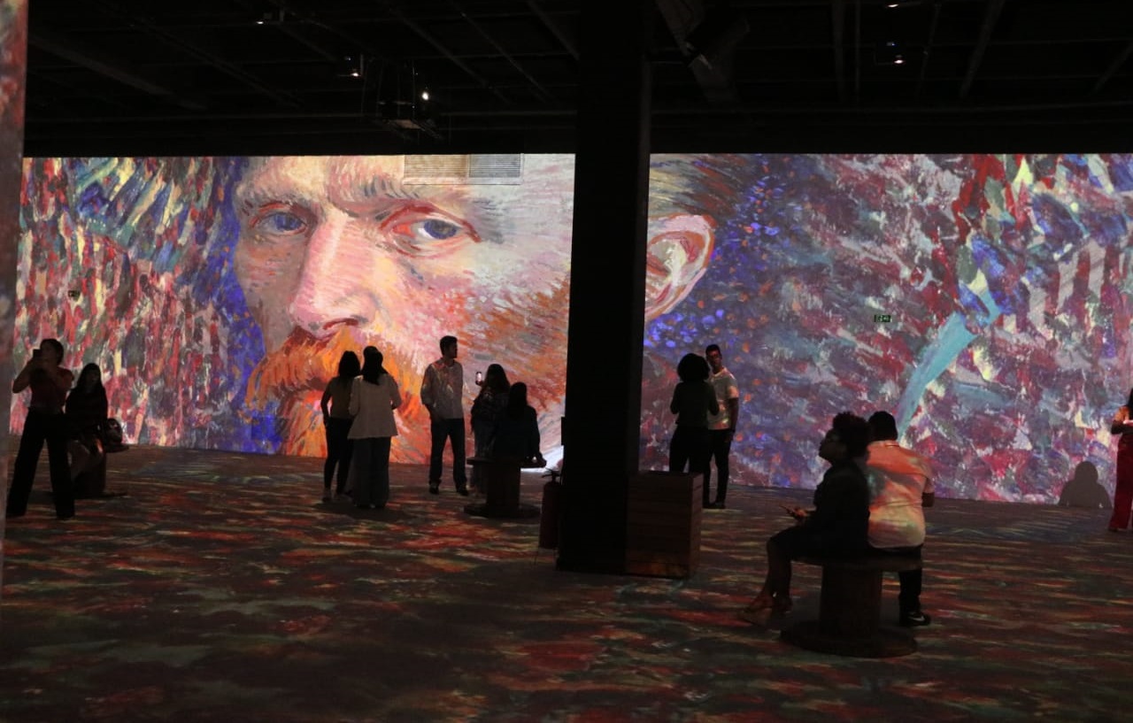 Uma viagem imersiva pela mostra Van Gogh & Impressionistas 